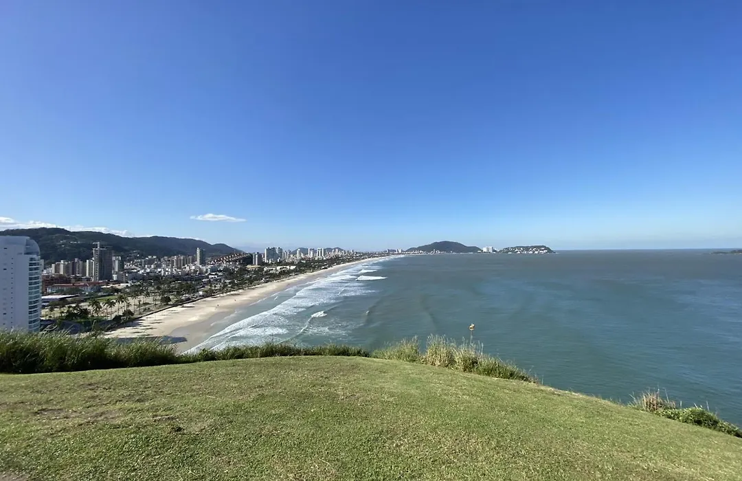 Praia da Enseada Um Por Andar-1